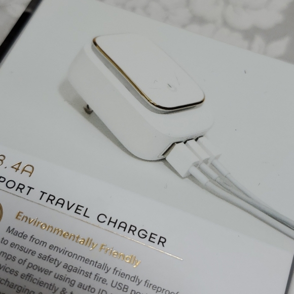 LIFEWARE Wall Port with Night Light - Picture 4 of 10